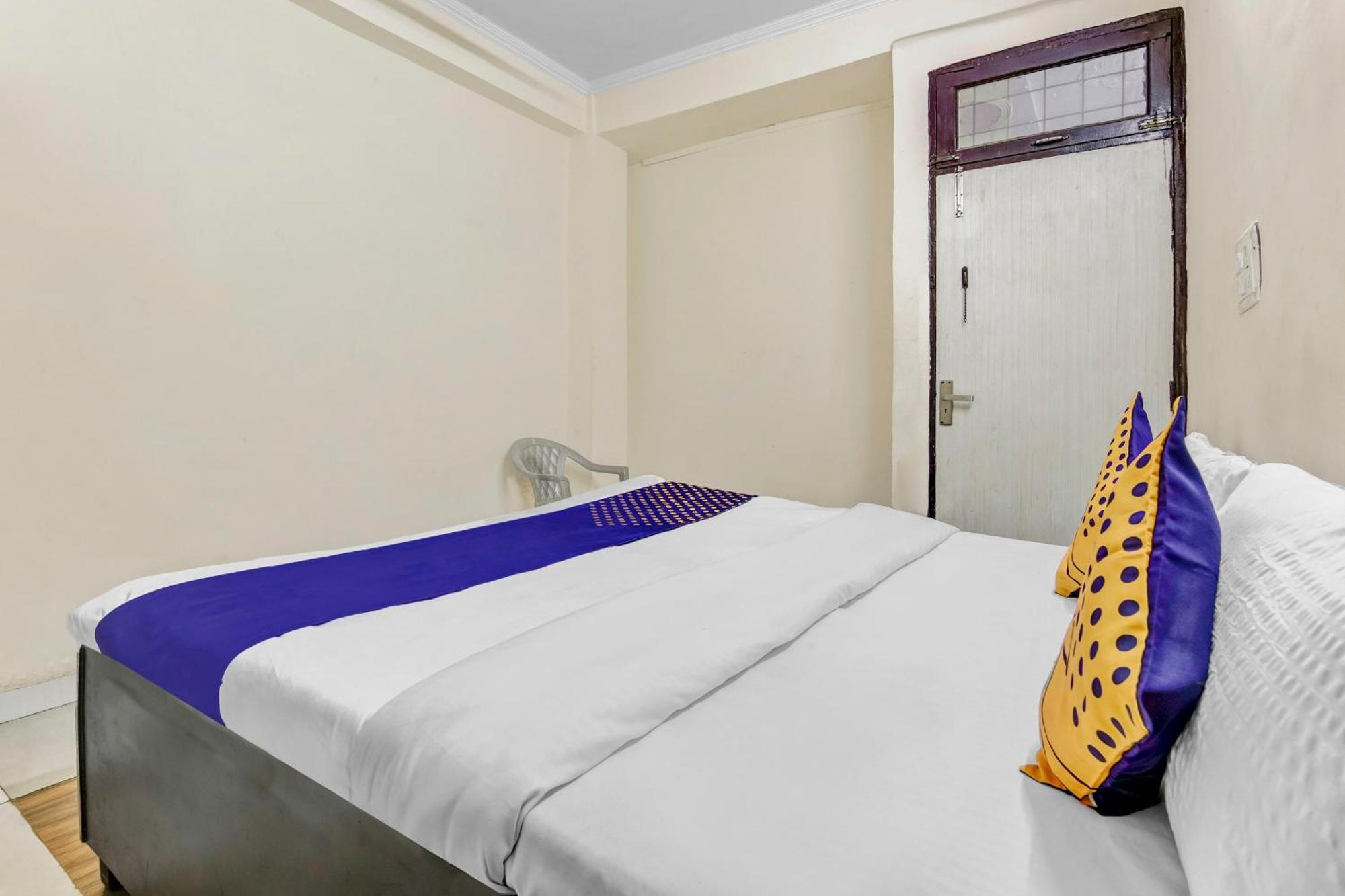 מלון ניו דלהי Oyo Country Residency מראה חיצוני תמונה